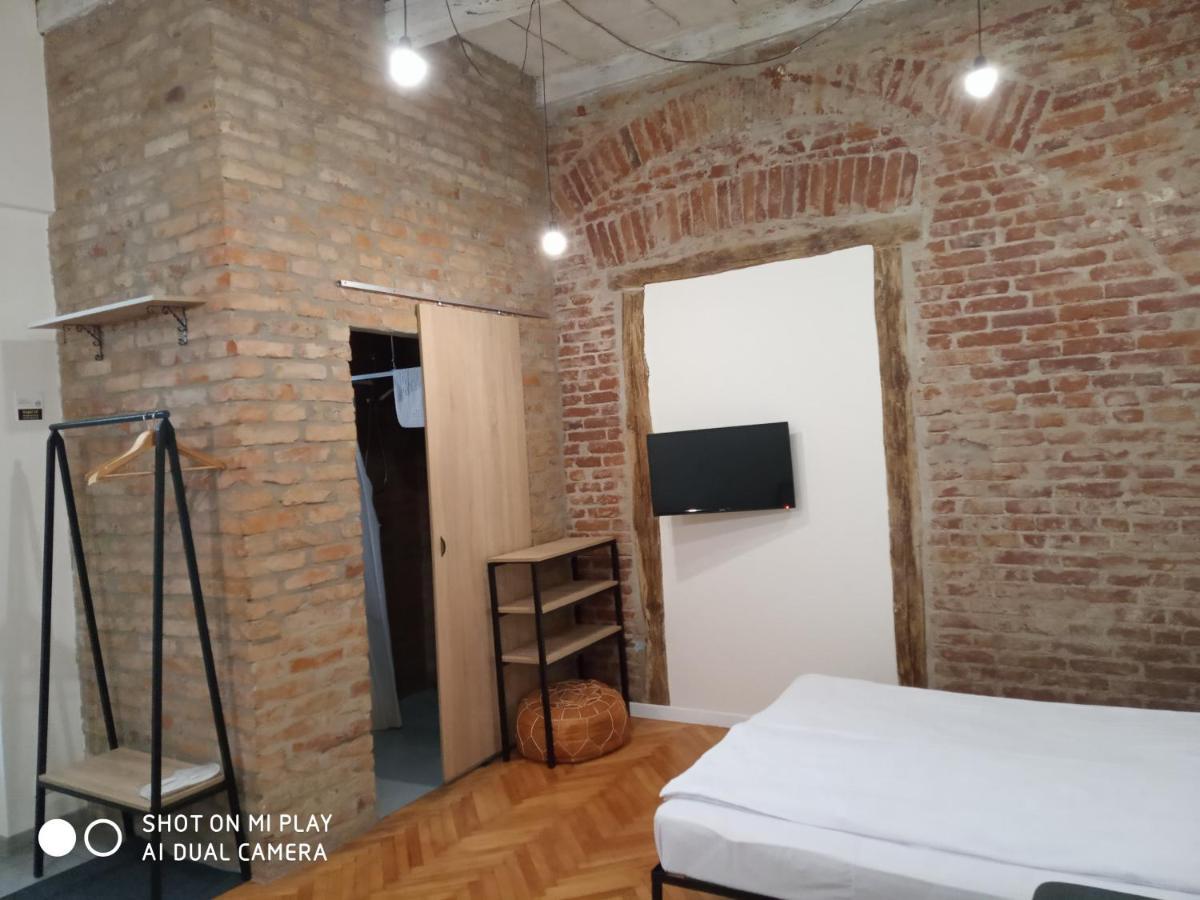 Gogol 14 Апартаменти В Історичному Центрі Міста Ujgorod Dış mekan fotoğraf